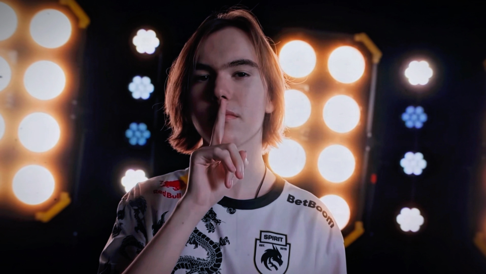 赛后群访：这个版本不适合卡密尔，被削弱的次数太多