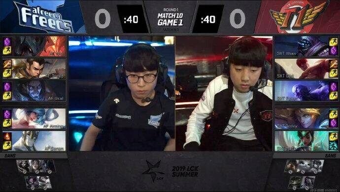 Yxl 在阿卡丽团战中的查普林式表现， Darwin 的蝎子铁钳无敌， Weibo Gaming 领先