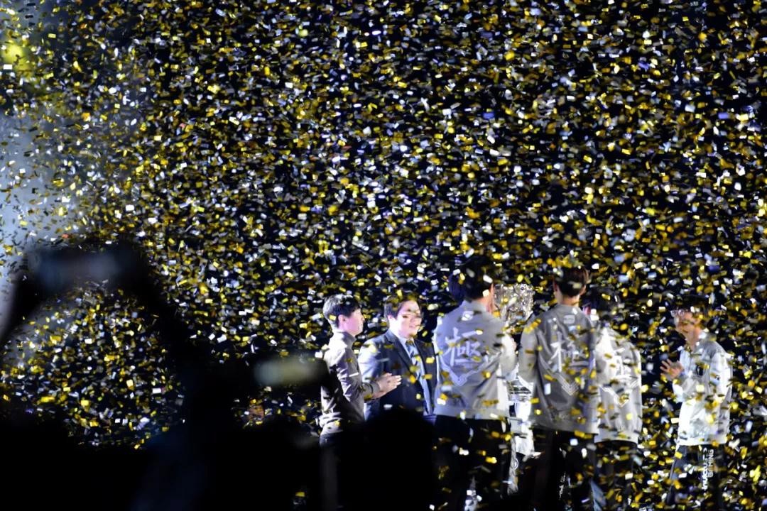 HLTV最新世界排名：NaVi领跑年终